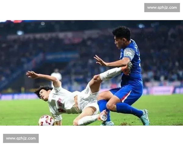 一口口水 + 四次 VAR：申花 2-2 大连的争议风暴